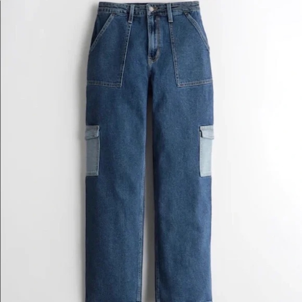 Hollister Ultra High-Rise Medium Wash Cargo Dad Jeans